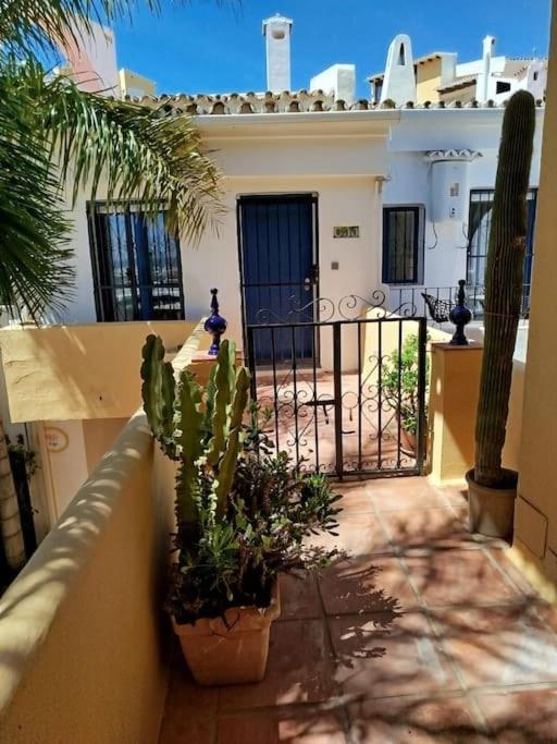 Casita Junto Al Mar En El Puerto De Cabopino Vila Marbella Exterior foto
